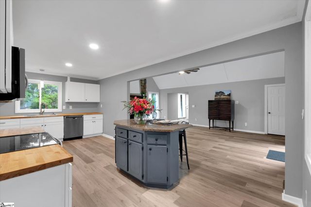 127 White Oak Drive, Easley, SC 29642