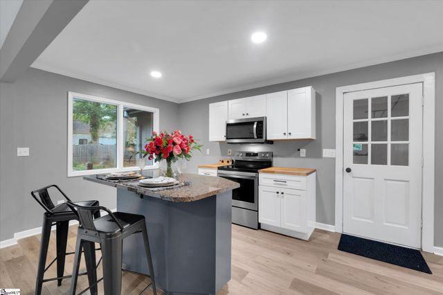 127 White Oak Drive, Easley, SC 29642