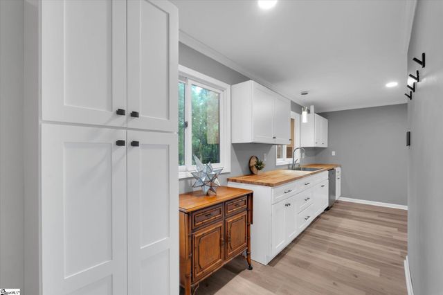 127 White Oak Drive, Easley, SC 29642