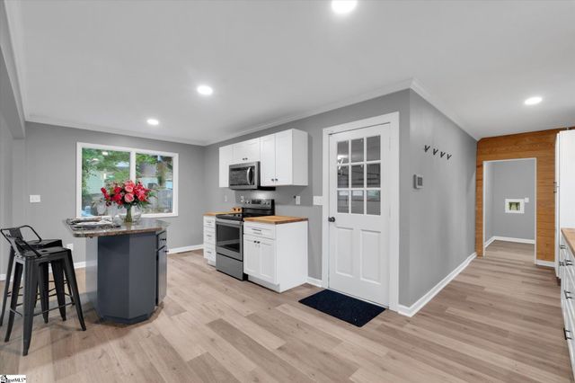 127 White Oak Drive, Easley, SC 29642