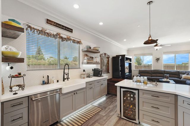 2125 Snyder Ln, Stockton, CA 95215