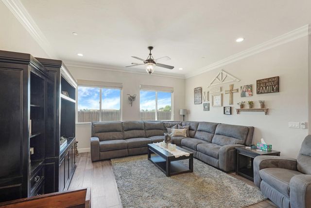 2125 Snyder Ln, Stockton, CA 95215