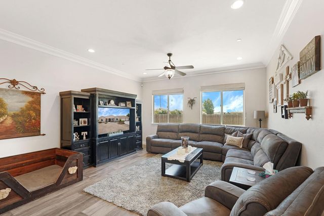 2125 Snyder Ln, Stockton, CA 95215