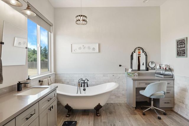 2125 Snyder Ln, Stockton, CA 95215
