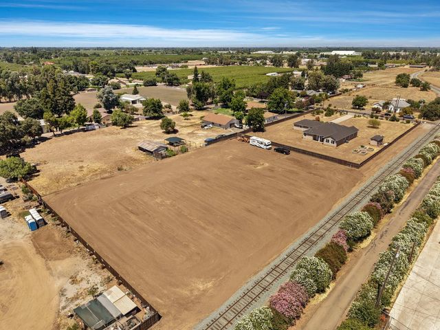 2125 Snyder Ln, Stockton, CA 95215