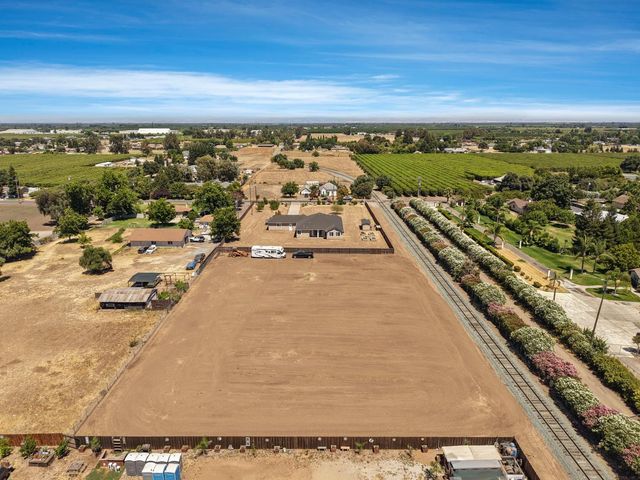 2125 Snyder Ln, Stockton, CA 95215