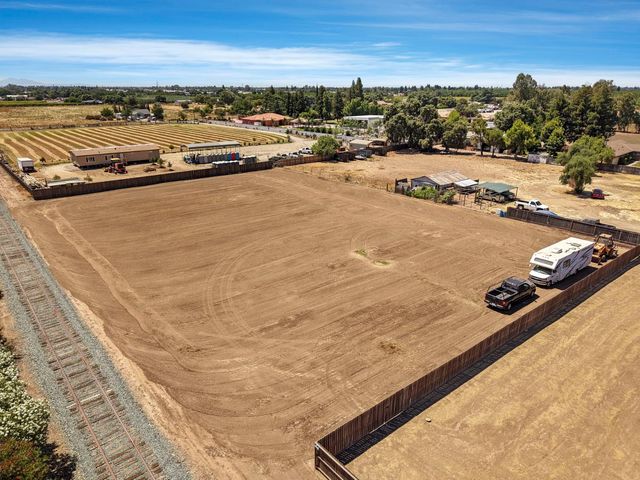 2125 Snyder Ln, Stockton, CA 95215