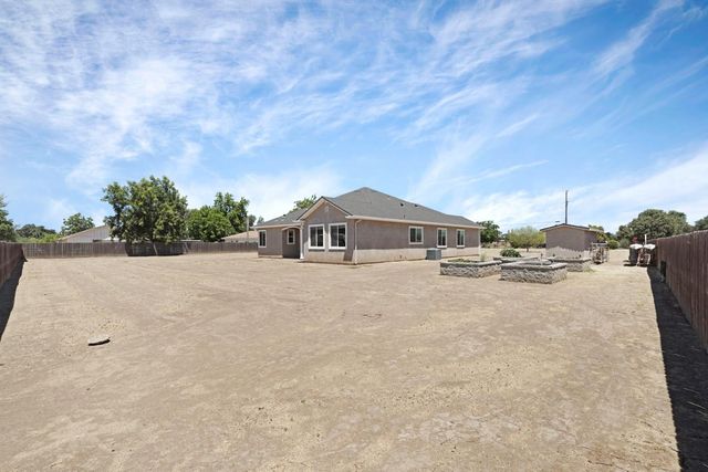 2125 Snyder Ln, Stockton, CA 95215