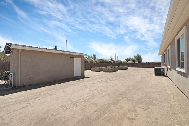 2125 Snyder Ln, Stockton, CA 95215