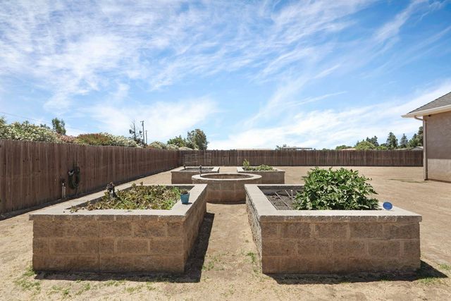 2125 Snyder Ln, Stockton, CA 95215