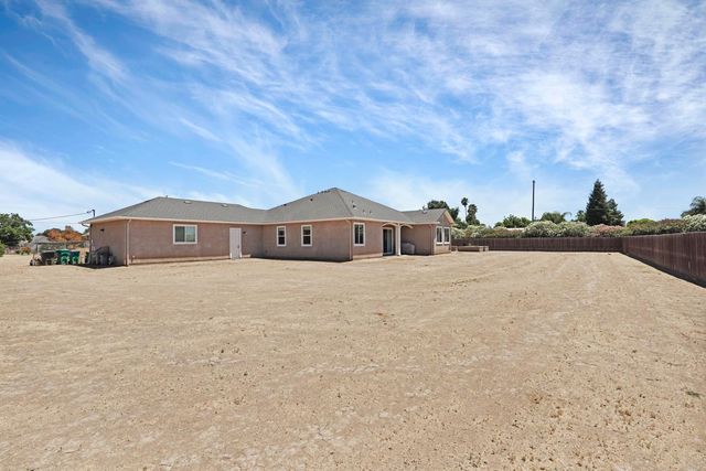 2125 Snyder Ln, Stockton, CA 95215