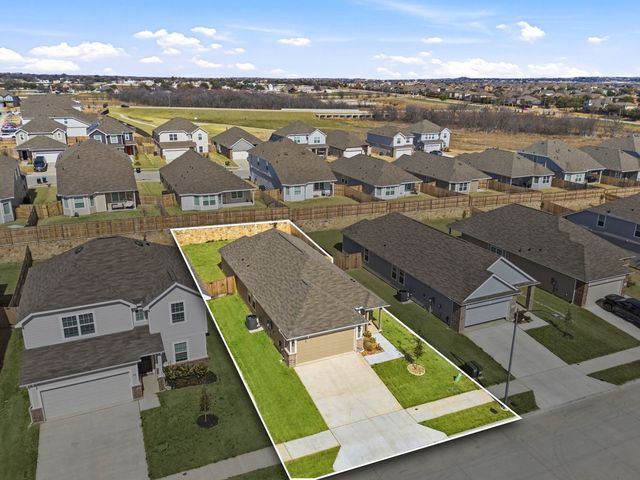 928 Propeller Parkway, Fort Worth, TX 76131