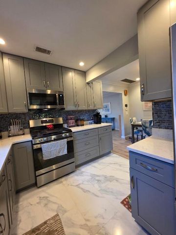 1519 14th Avenue N, Lake Worth Beach, FL 33460