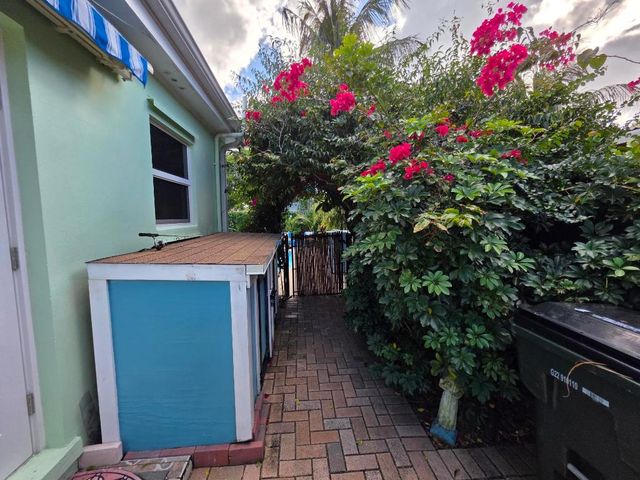 1519 14th Avenue N, Lake Worth Beach, FL 33460