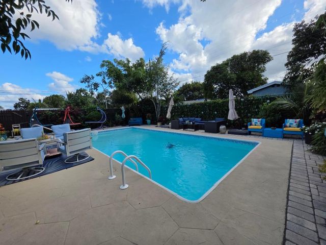 1519 14th Avenue N, Lake Worth Beach, FL 33460