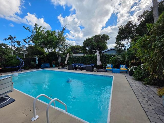 1519 14th Avenue N, Lake Worth Beach, FL 33460