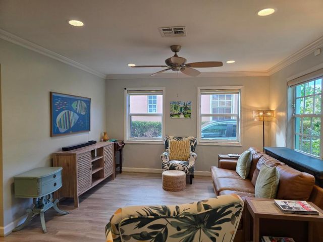 1519 14th Avenue N, Lake Worth Beach, FL 33460