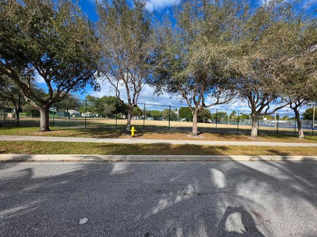 1519 14th Avenue N, Lake Worth Beach, FL 33460