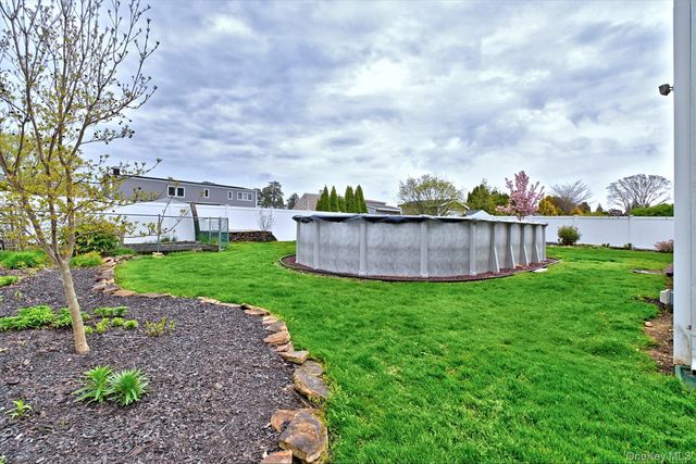 395 8th Street, Bohemia, NY 11716