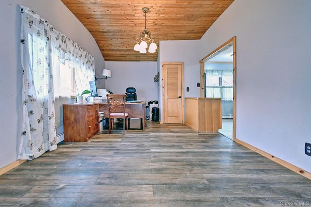 395 8th Street, Bohemia, NY 11716