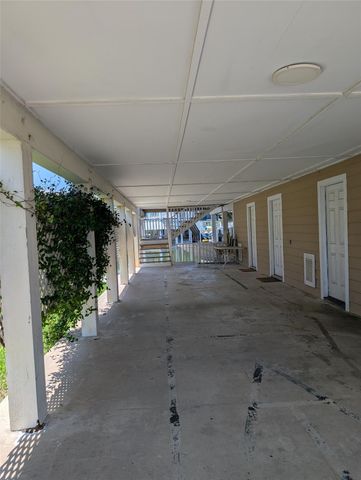16528 Tortuga Way, Jamaica Beach, TX 77554