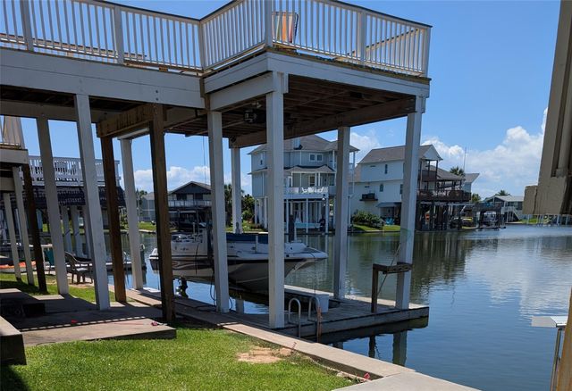 16528 Tortuga Way, Jamaica Beach, TX 77554