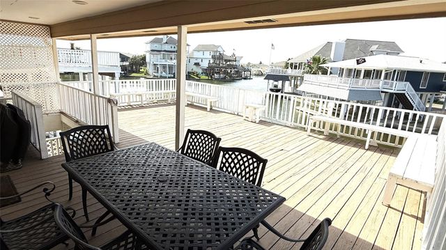 16528 Tortuga Way, Jamaica Beach, TX 77554