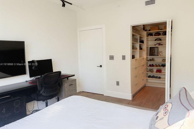 711 Crandon Blvd 401, Key Biscayne, FL 33149