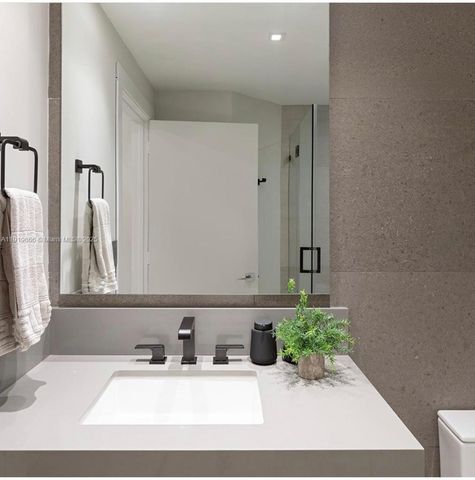 711 Crandon Blvd 401, Key Biscayne, FL 33149