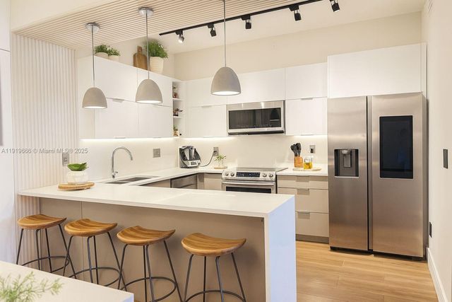 711 Crandon Blvd 401, Key Biscayne, FL 33149