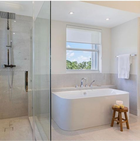 711 Crandon Blvd 401, Key Biscayne, FL 33149