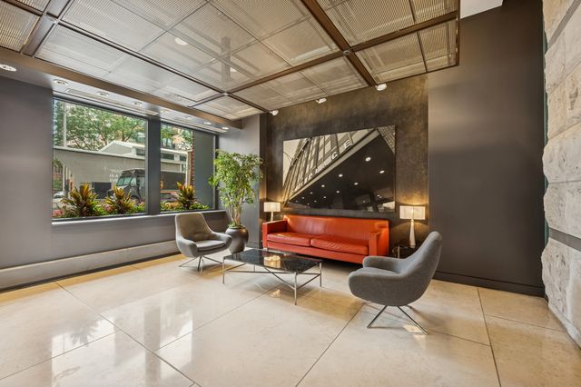 600 N Kingsbury Street 207, Chicago, IL 60654