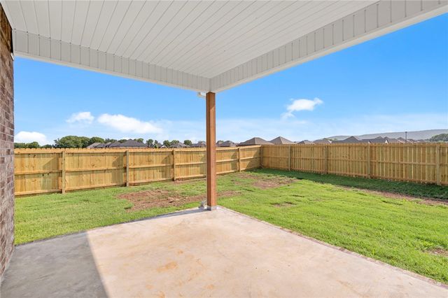 569 Oklahoma Street, Farmington, AR 72730