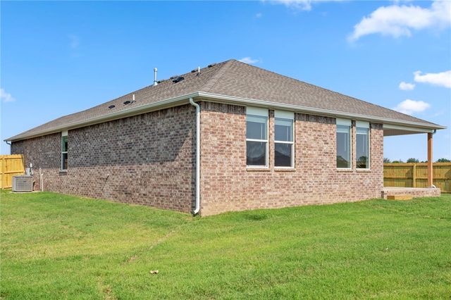 569 Oklahoma Street, Farmington, AR 72730