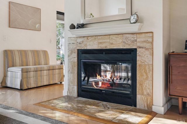 5 Creekside Dr, San Rafael, CA 94903