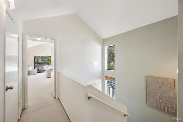 5 Creekside Dr, San Rafael, CA 94903