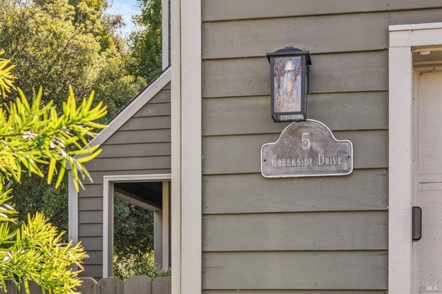 5 Creekside Dr, San Rafael, CA 94903