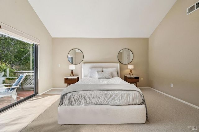 5 Creekside Dr, San Rafael, CA 94903