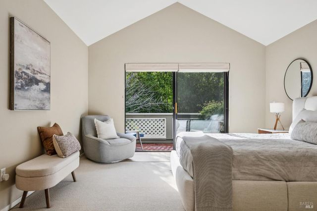 5 Creekside Dr, San Rafael, CA 94903