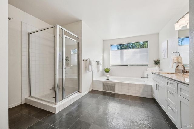 5 Creekside Dr, San Rafael, CA 94903