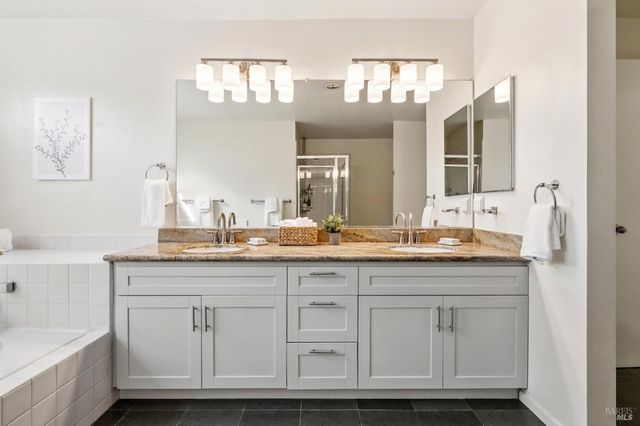 5 Creekside Dr, San Rafael, CA 94903