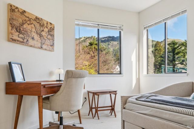 5 Creekside Dr, San Rafael, CA 94903