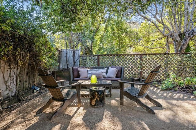 5 Creekside Dr, San Rafael, CA 94903