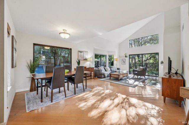 5 Creekside Dr, San Rafael, CA 94903