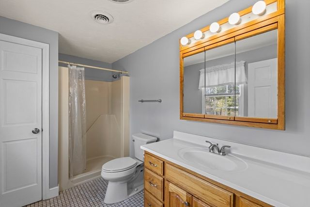 38 Roosevelt St, Braintree, MA 02184