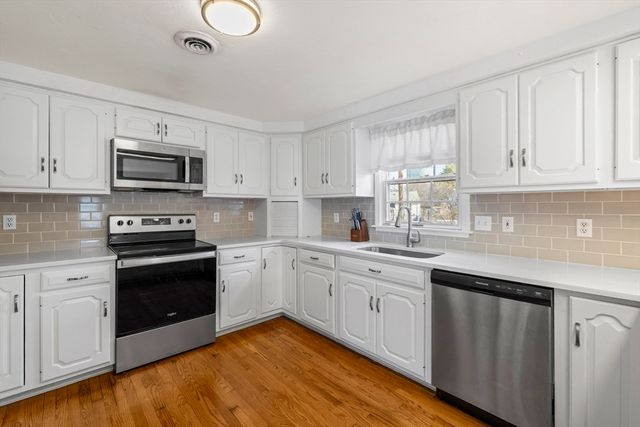 38 Roosevelt St, Braintree, MA 02184