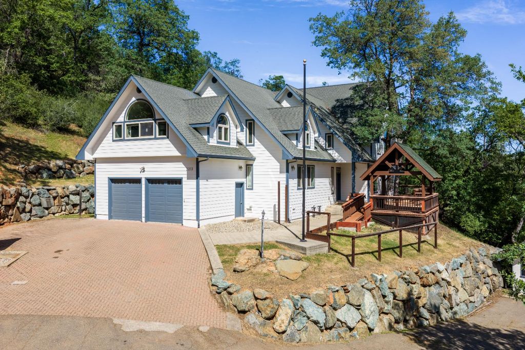 2213 Old Toll Rd, Placerville, CA 95667