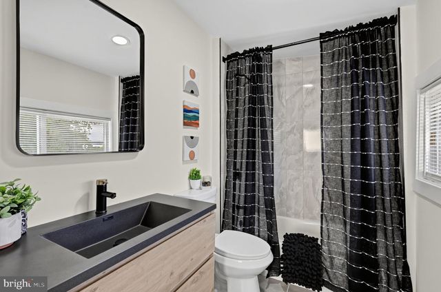 5847 N 12TH ST, Philadelphia, PA 19141
