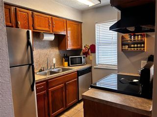 2501 Gulf Freeway 8A, Dickinson, TX 77539
