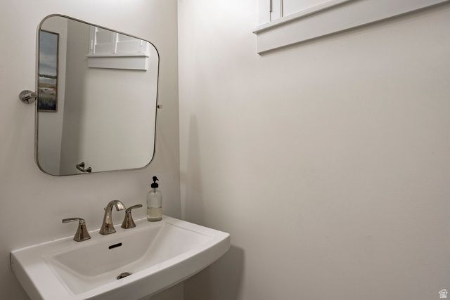 575 S 1450 W, Farmington, UT 84025